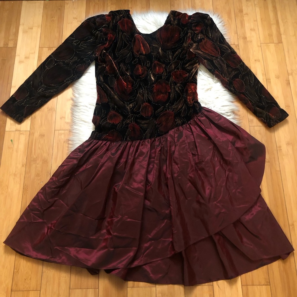 Vintage 70s Lisa Michaels Velvet Metallic Tulip Dropped Waist Burgundy Dress M